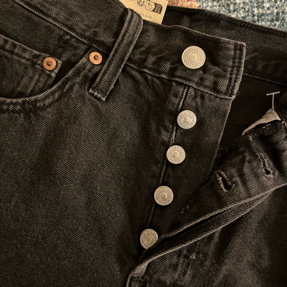 SOLD SOLD NWT Levi 501 High Rise Shorts - Picture 6 of 6